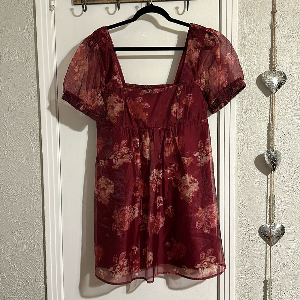 Wild and Fable Maroon Floral Puff Sleeve Dress